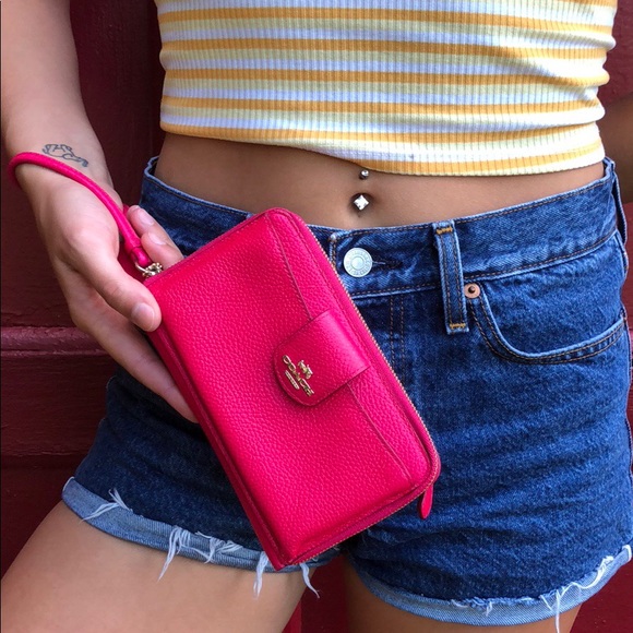 Coach Handbags - 🌺NWOT: COACH WALLET/WRISLET🌺